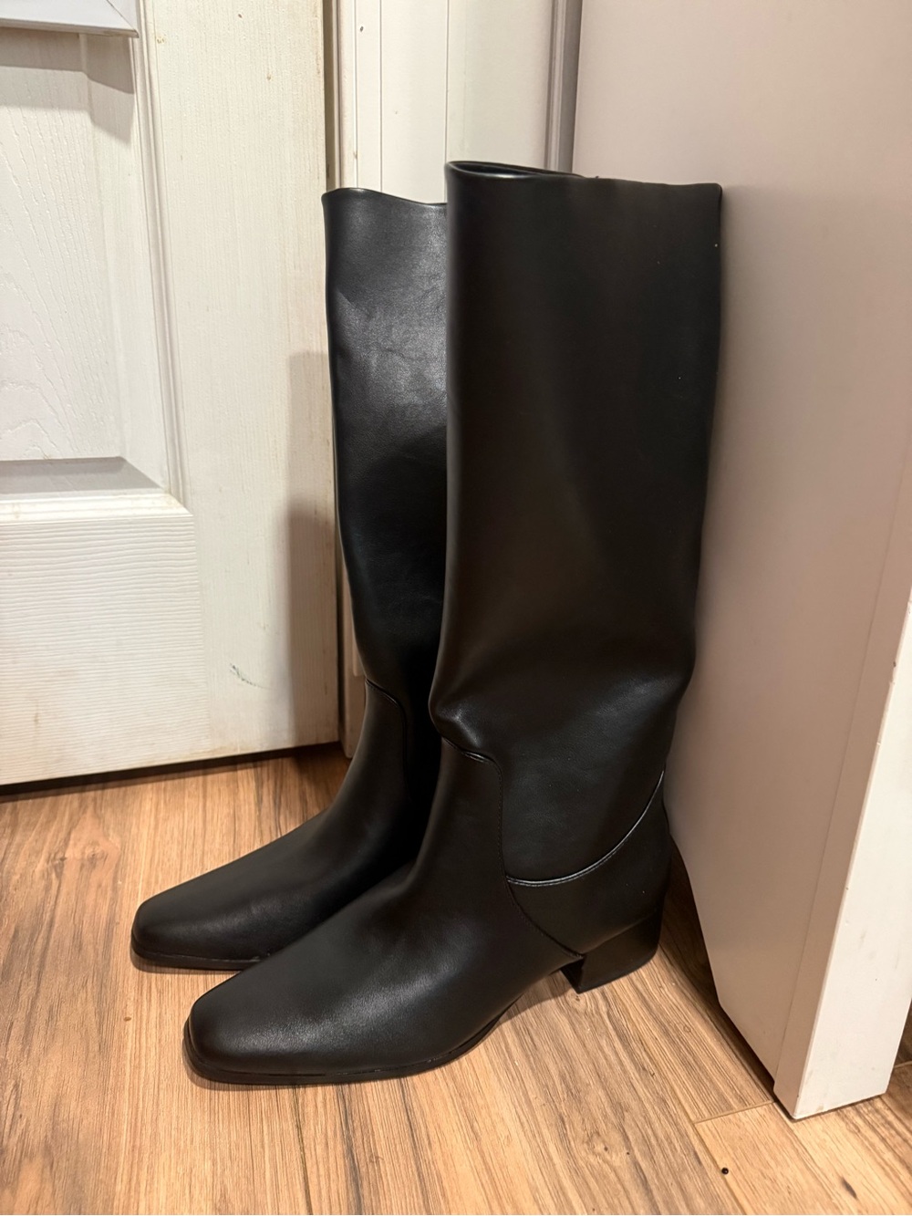 Classic Black Knee-High Leather Boots